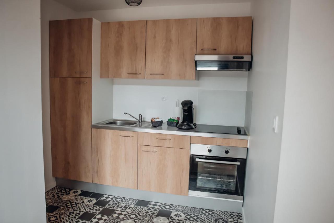 Superbe Appartement Avec Terrasse Au Calme Ernée Eksteriør billede