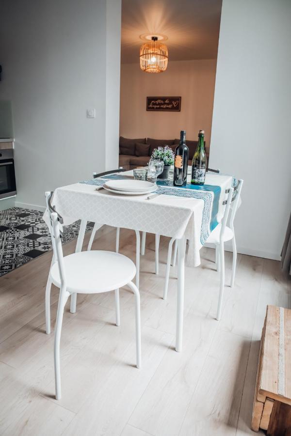 Superbe Appartement Avec Terrasse Au Calme Ernée Eksteriør billede
