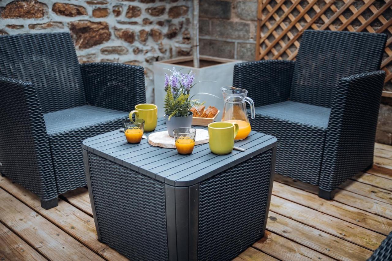 Superbe Appartement Avec Terrasse Au Calme Ernée Eksteriør billede