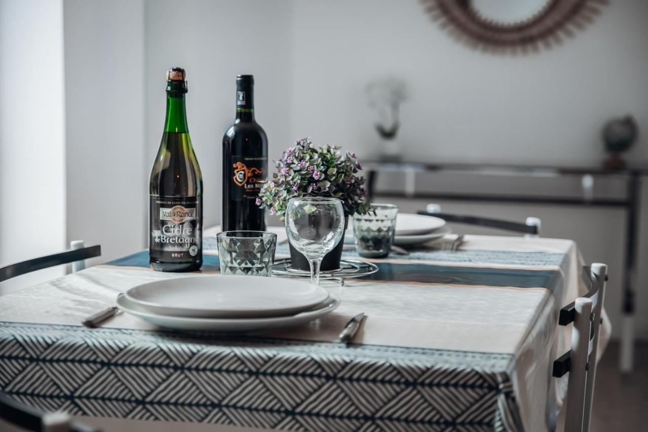 Superbe Appartement Avec Terrasse Au Calme Ernée Eksteriør billede